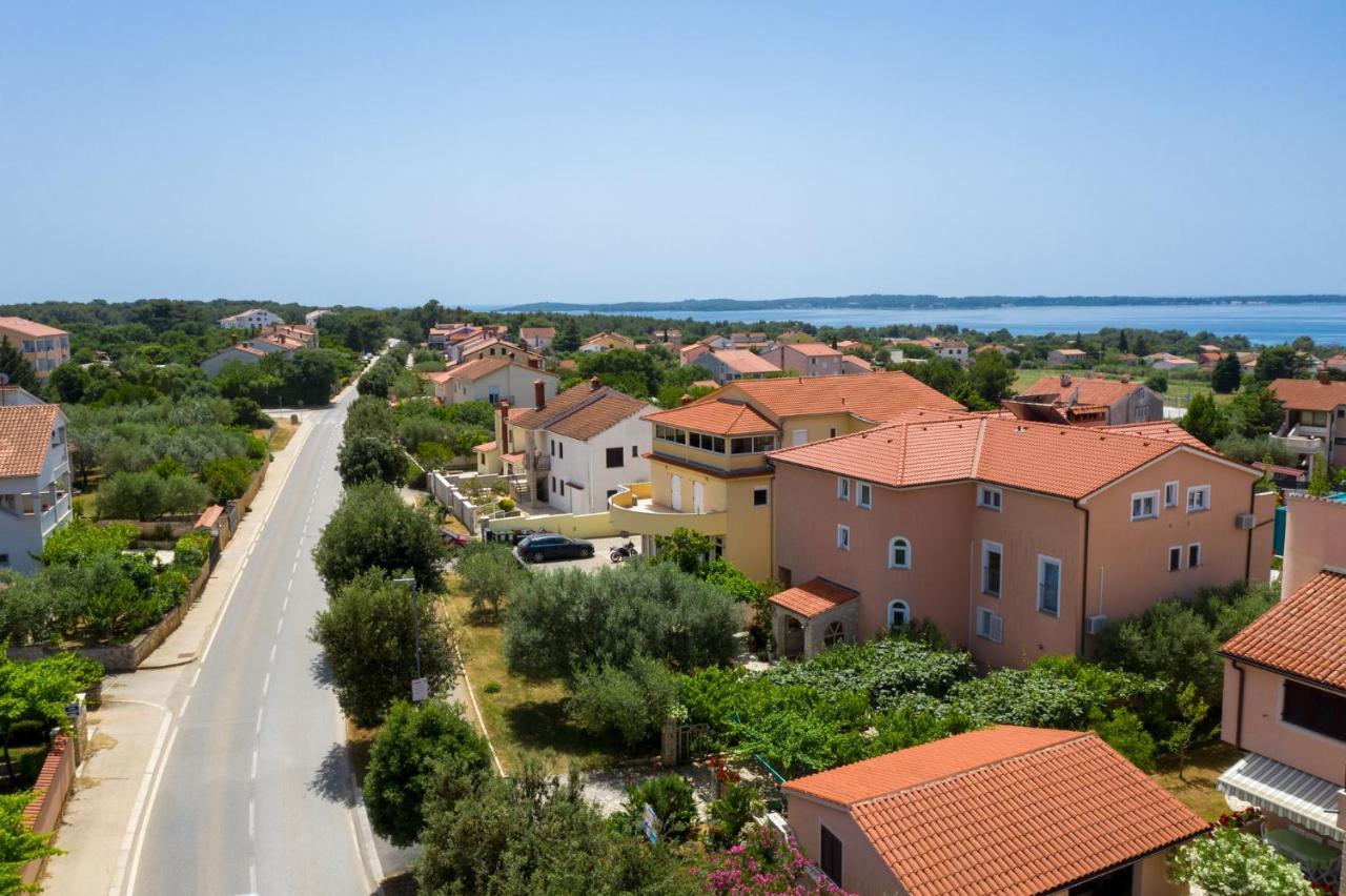 Berat Apartment Vodnjan Bagian luar foto