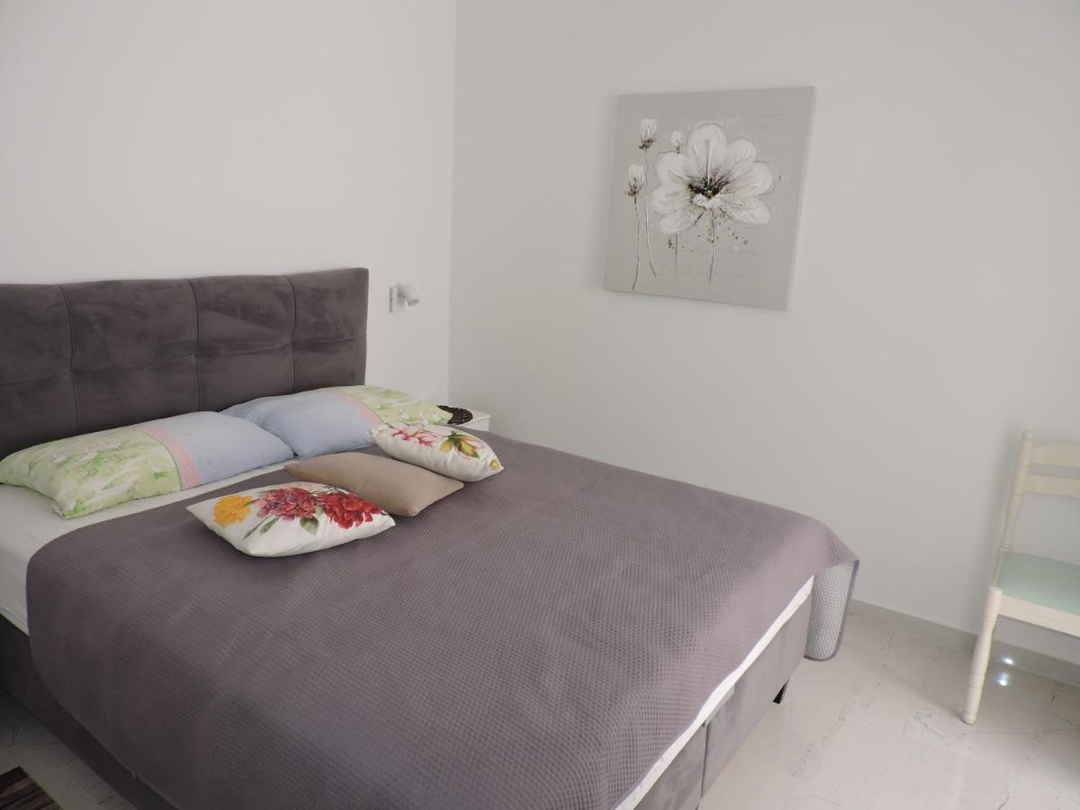Berat Apartment Vodnjan Bagian luar foto